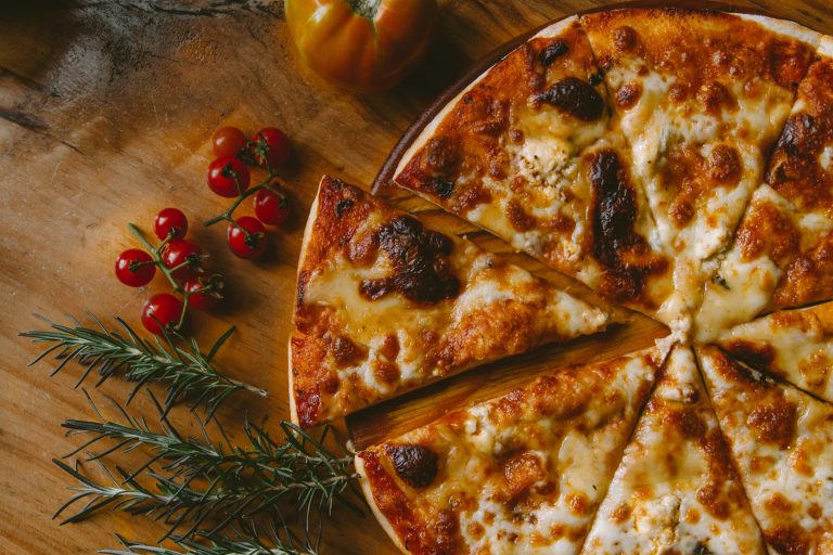 Pizza w Ełku – jak rozpoznać miejsce, do którego naprawdę chce się wracać?